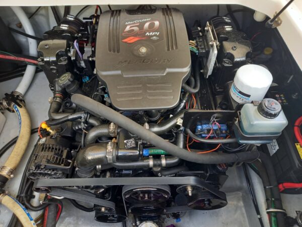 Monterey 250 Cruiser - Image 26
