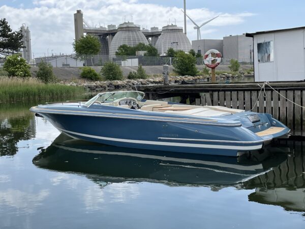 Chris Craft 28 Corsair