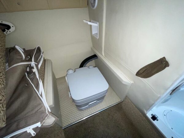Larson 220 Cabrio - Image 9