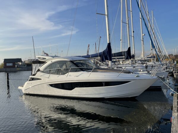 Galeon 335 HTS