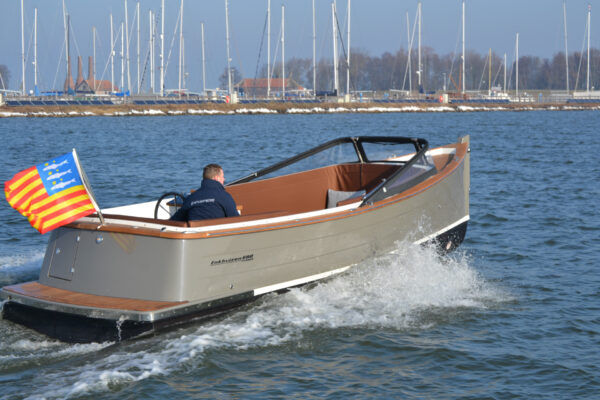 Enkhuizen Tender 680