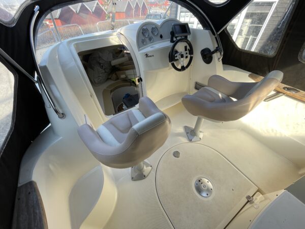 Quicksilver 540 Cruiser - Image 11