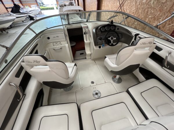 Sea Ray 220 Sun Sport - Image 6