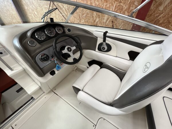 Sea Ray 220 Sun Sport - Image 5