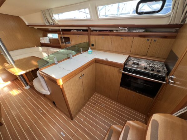 Jeanneau Sun Odyssey 36i - Image 17