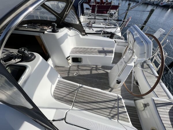 Jeanneau Sun Odyssey 36i - Image 9