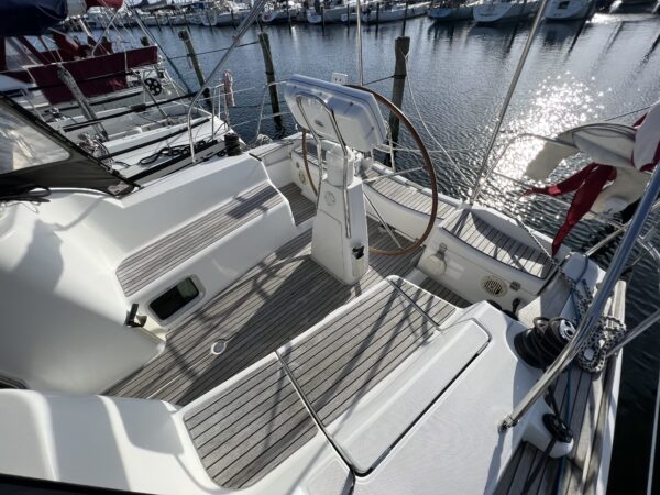 Jeanneau Sun Odyssey 36i - Image 10