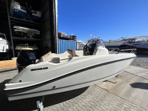 Quicksilver Activ 505 Open - Image 3