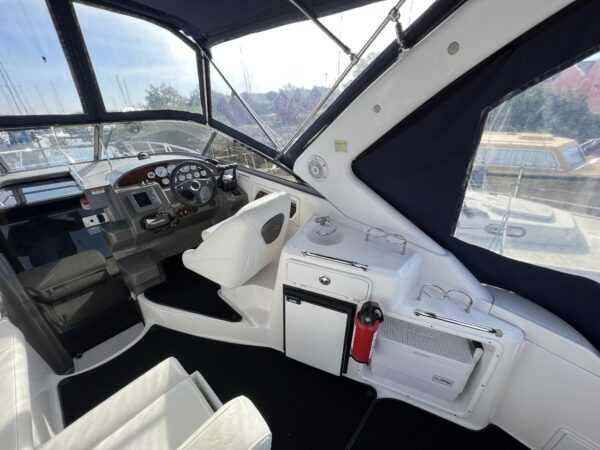 Regal 2860 Window Express - Image 12