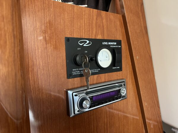 Regal 2860 Window Express - Image 19