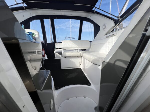 Regal 2860 Window Express - Image 21