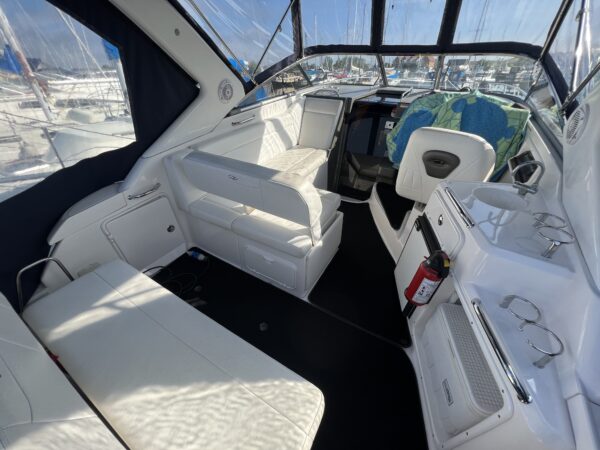 Regal 2860 Window Express - Image 26