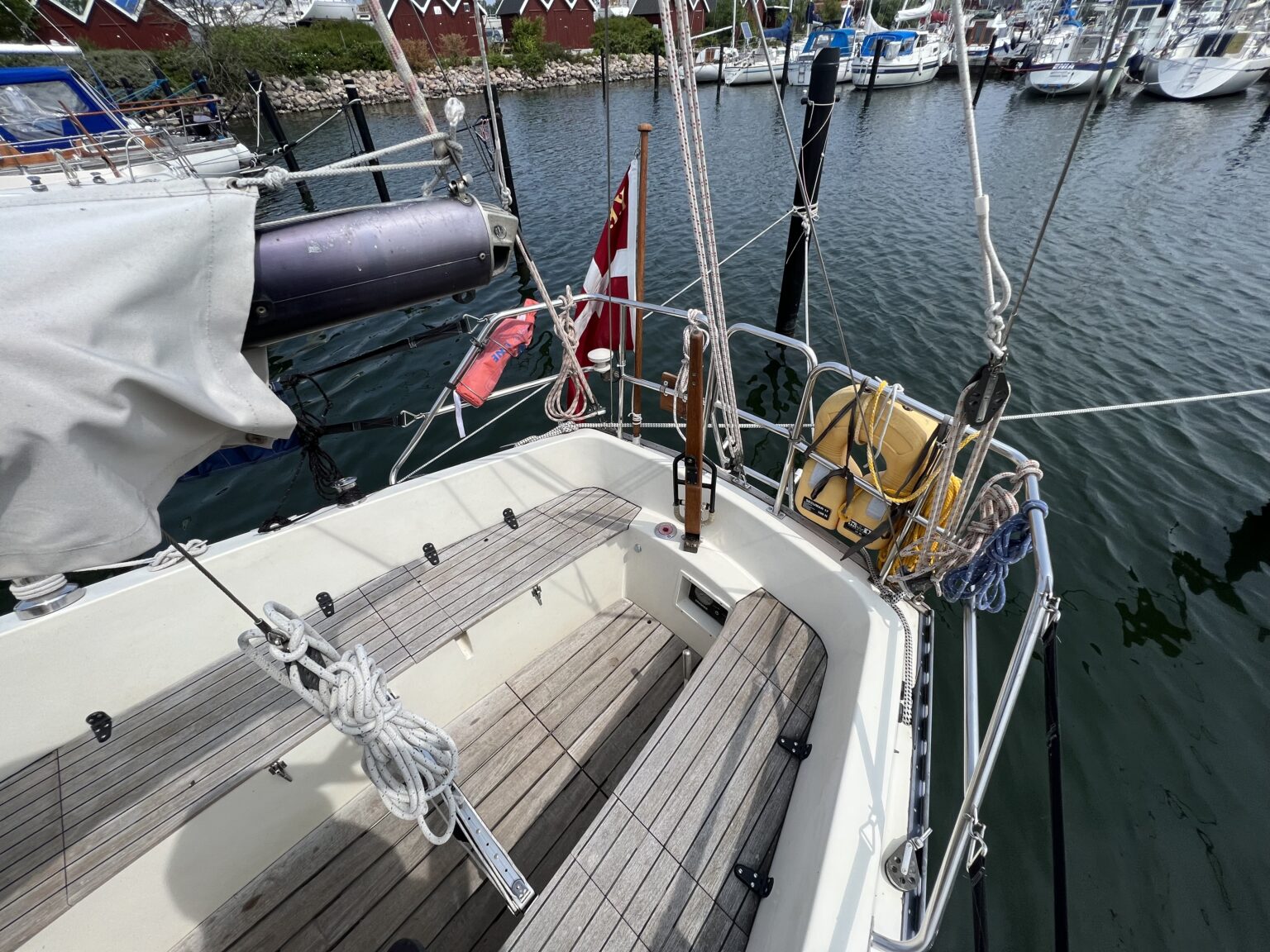 L 29 Sejlbåd / Nyere Motor - Dansk Sejl & Motor