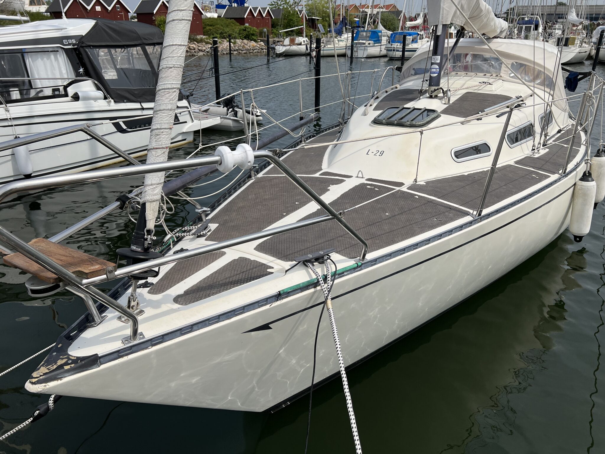 L 29 Sejlbåd / Nyere Motor - Dansk Sejl & Motor