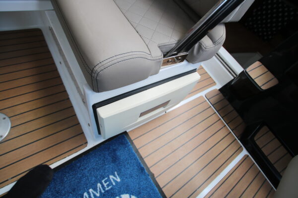 Coaster 600 DC - Image 9