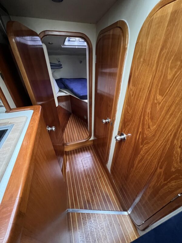 Sunseeker 35 Flybridge - Image 14