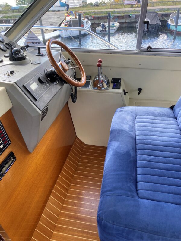 Sunseeker 35 Flybridge - Image 12