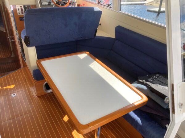 Sunseeker 35 Flybridge - Image 10