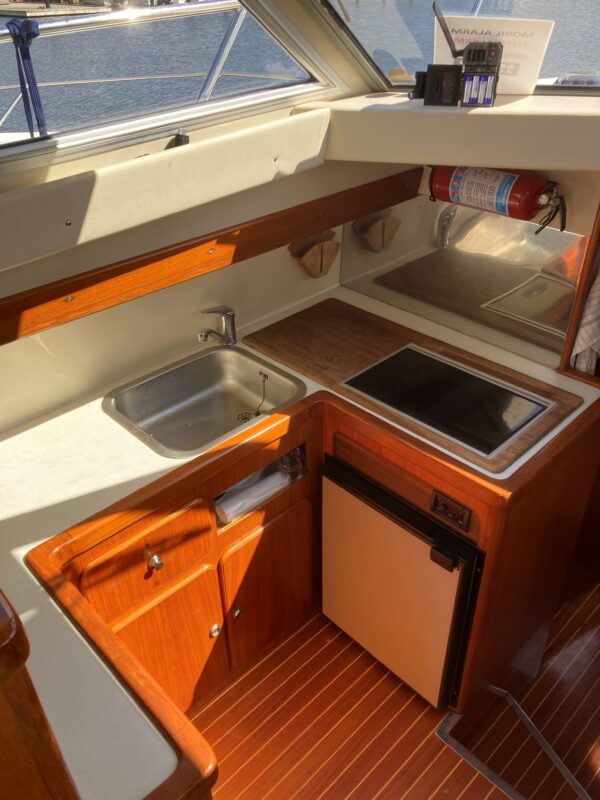 Sunseeker 35 Flybridge - Image 13