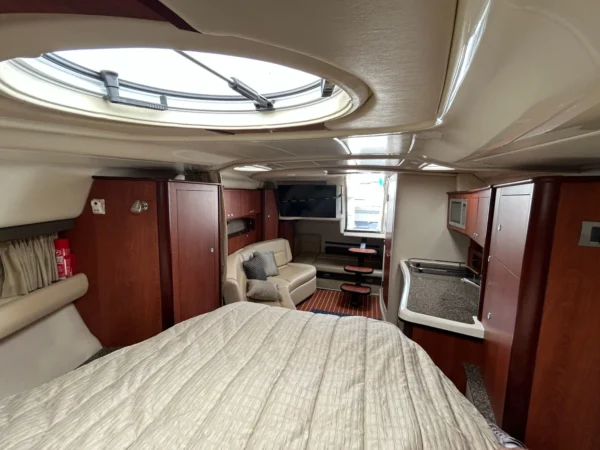 Monterey 355 Sport Yacht - Image 17