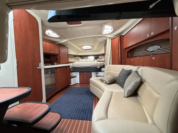 Monterey 355 Sport Yacht - Image 19