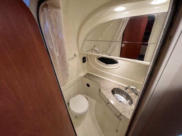 Monterey 355 Sport Yacht - Image 22