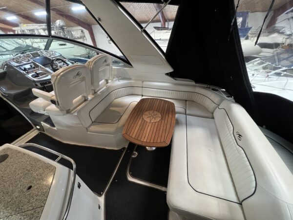 Monterey 355 Sport Yacht - Image 12