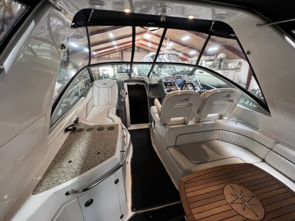 Monterey 355 Sport Yacht - Image 14