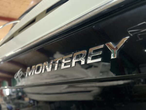 Monterey 355 Sport Yacht - Image 6