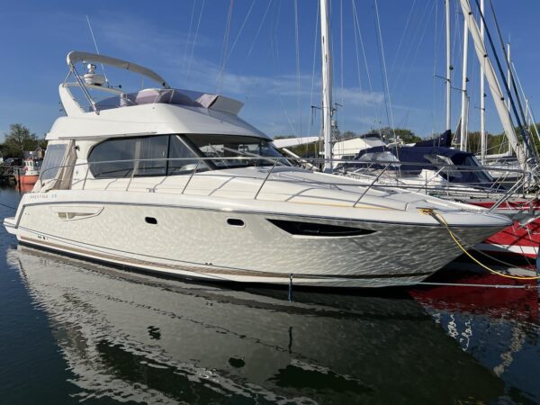 Jeanneau Prestige 39 Flybridge