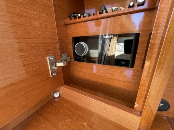 Jeanneau Prestige 39 Flybridge - Image 36