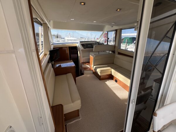 Jeanneau Prestige 39 Flybridge - Image 18