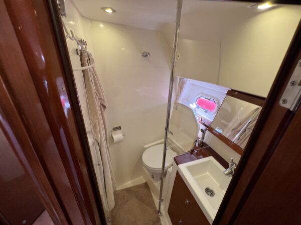 Jeanneau Prestige 39 Flybridge - Image 28