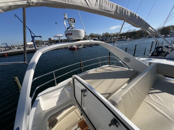 Jeanneau Prestige 39 Flybridge - Image 13