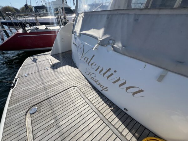 Jeanneau Prestige 39 Flybridge - Image 7