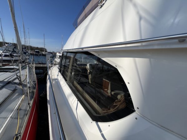Jeanneau Prestige 39 Flybridge - Image 4