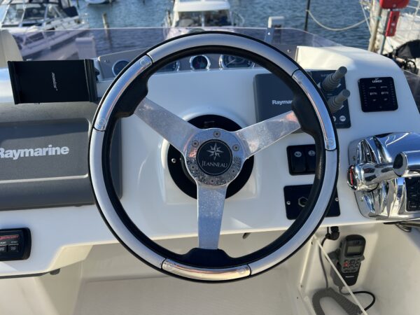 Jeanneau Prestige 39 Flybridge - Image 14
