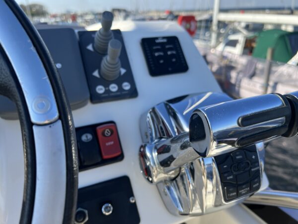 Jeanneau Prestige 39 Flybridge - Image 15