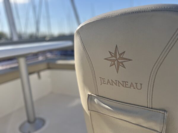 Jeanneau Prestige 39 Flybridge - Image 16