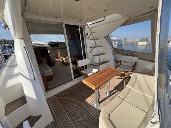 Jeanneau Prestige 39 Flybridge - Image 8