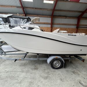 Quicksilver 455 Cabin / Med Trailer