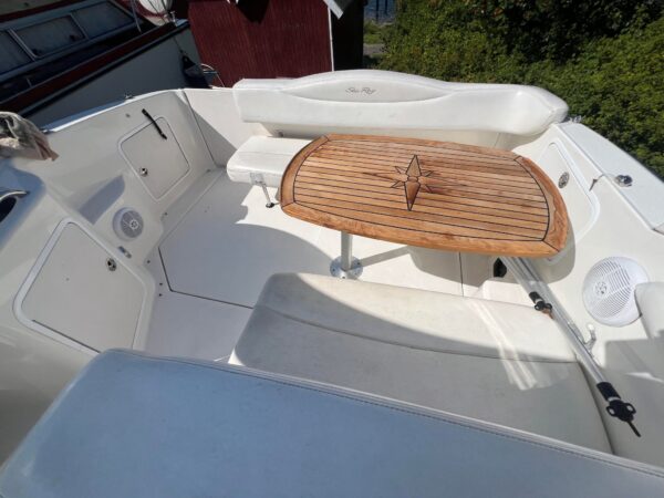 Sea Ray 315 Sundancer - Image 8