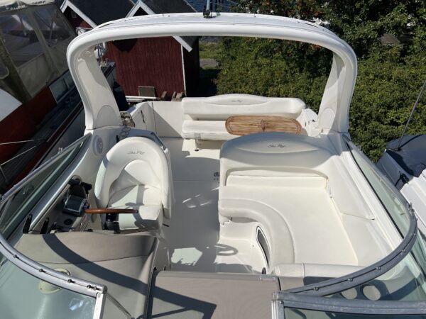 Sea Ray 315 Sundancer - Image 13
