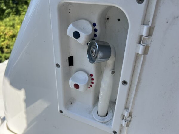Sea Ray 315 Sundancer - Image 21