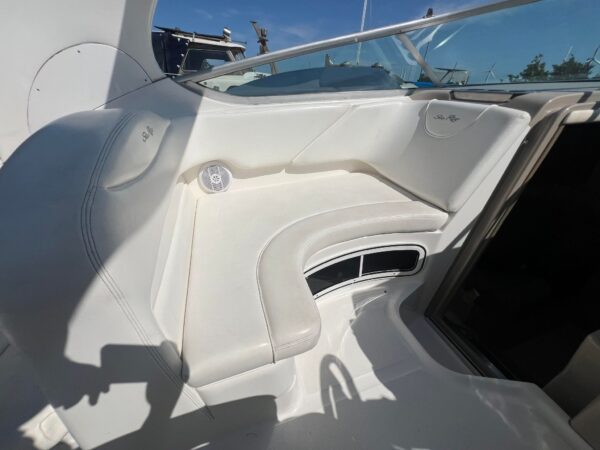 Sea Ray 315 Sundancer - Image 10