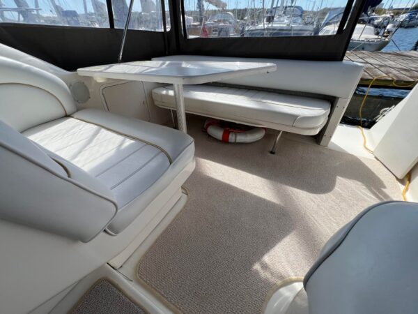 Sea Ray Sundancer 270 - Image 7