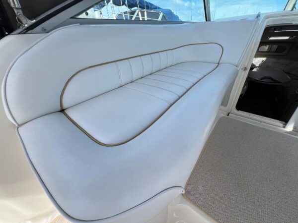 Sea Ray Sundancer 270 - Image 8