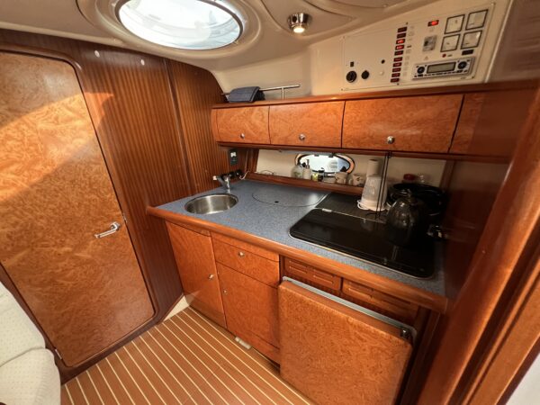 Bavaria 34 Sport HT - Image 21