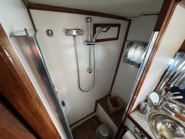 Bayliner 4050 Bodega - Image 34