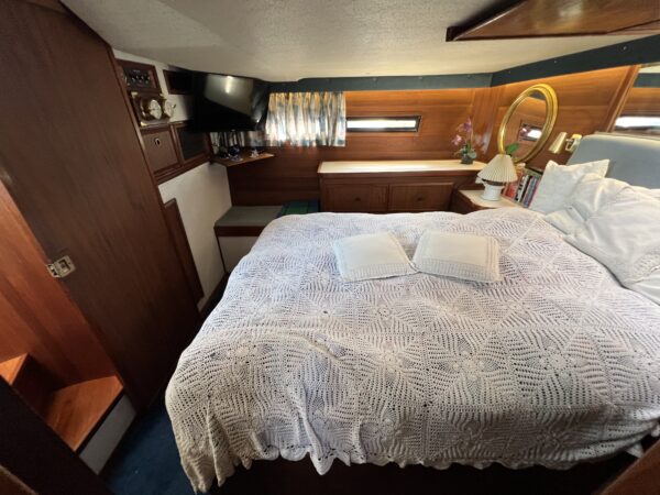 Bayliner 4050 Bodega - Image 35